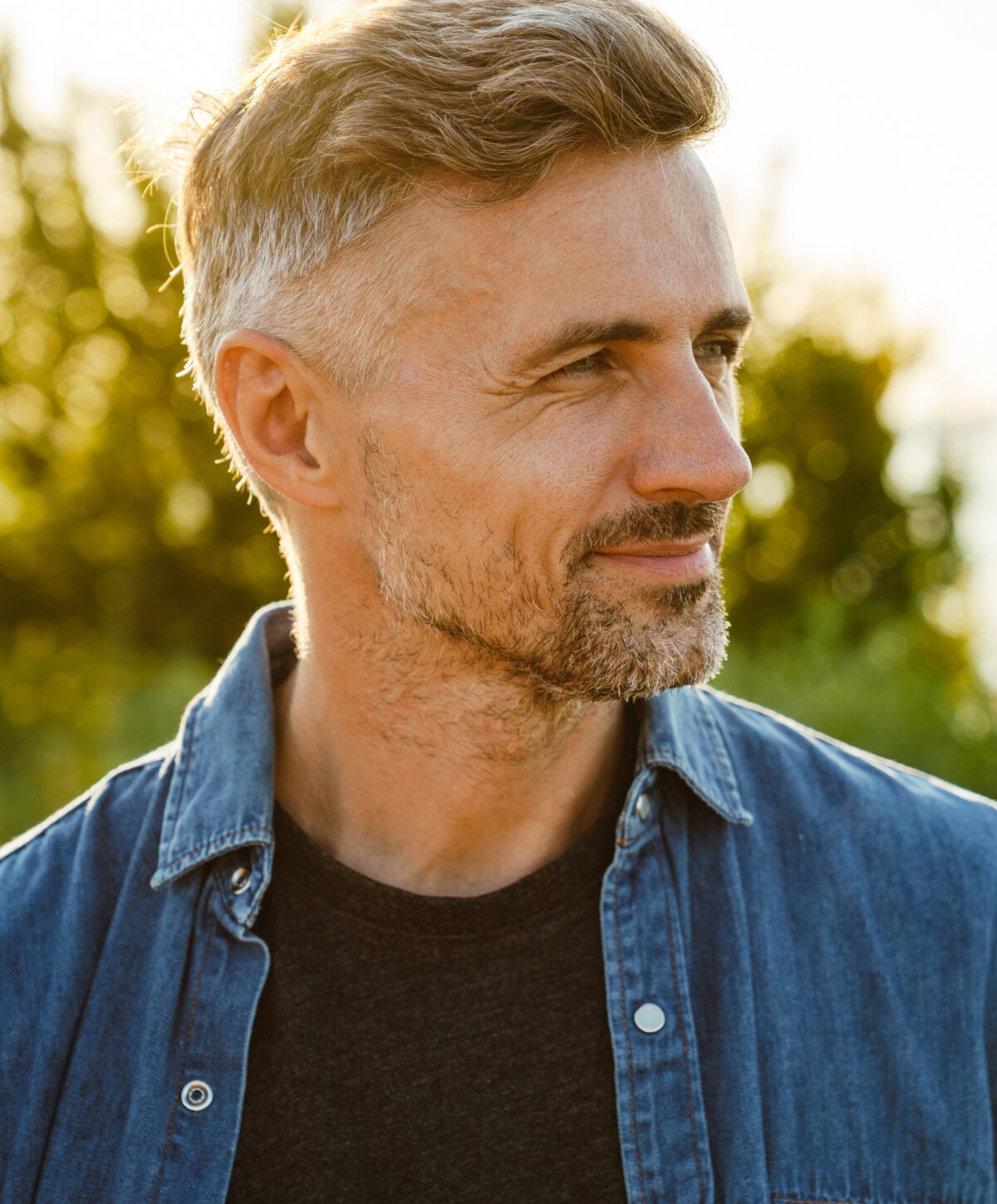 Petaluma hair loss treatment model with brown hair