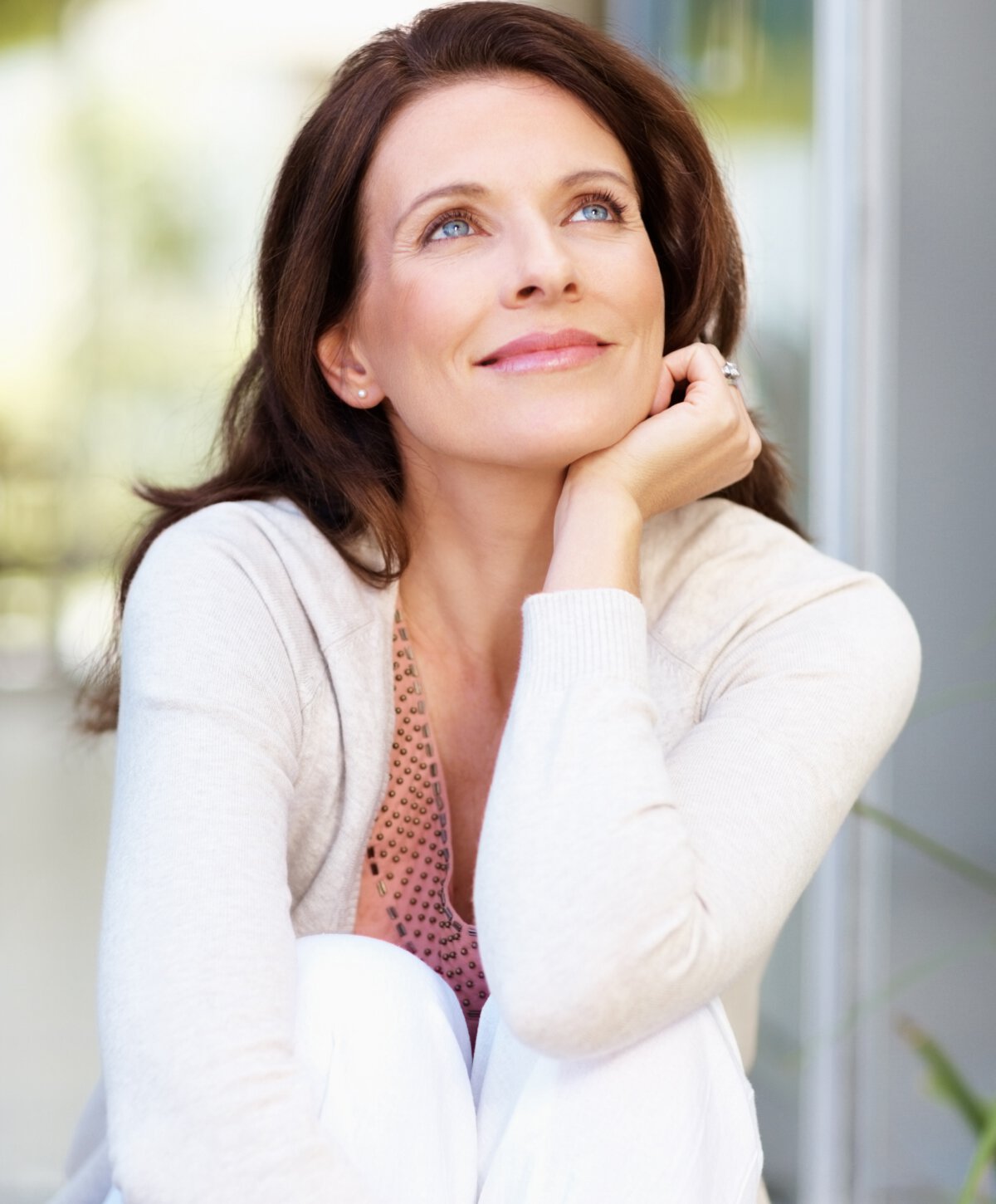 Petaluma PRF injection model with brown hair