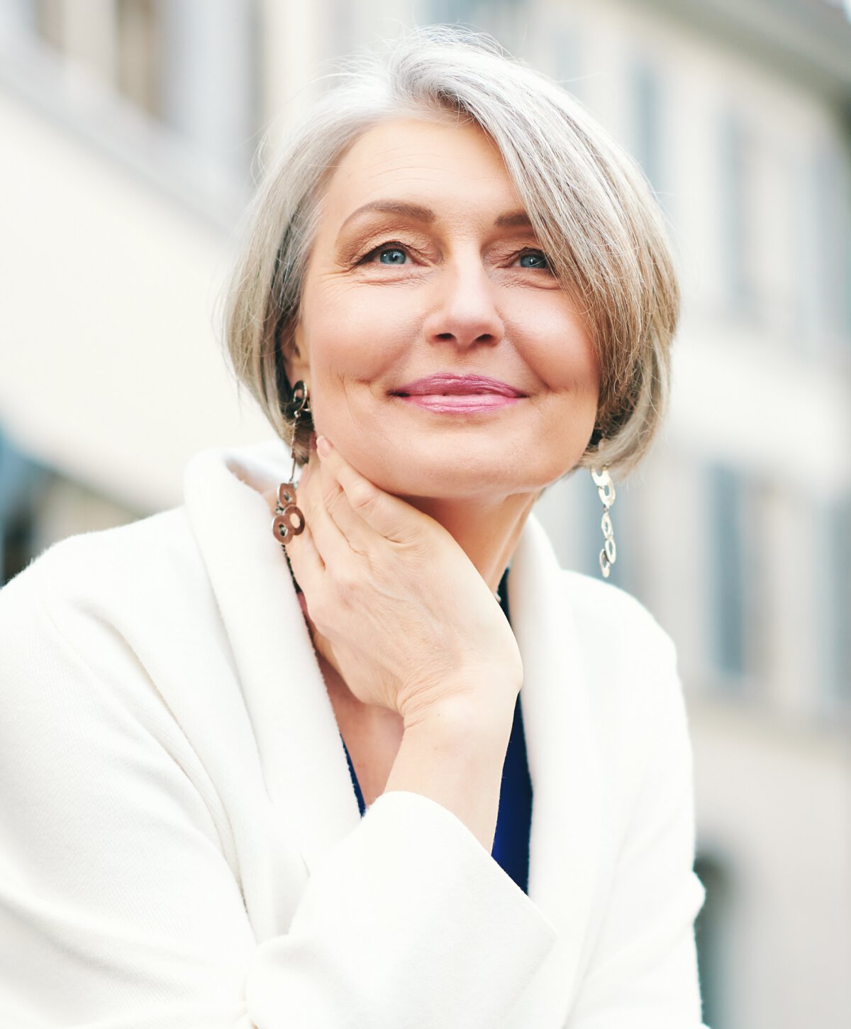 Petaluma PRF treatment model with grey hair